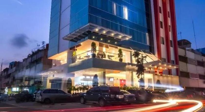Redstar Hotel Jakarta Buitenkant foto