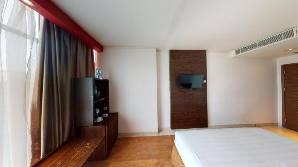 Redstar Hotel Jakarta Buitenkant foto