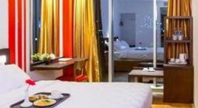 Redstar Hotel Jakarta Buitenkant foto