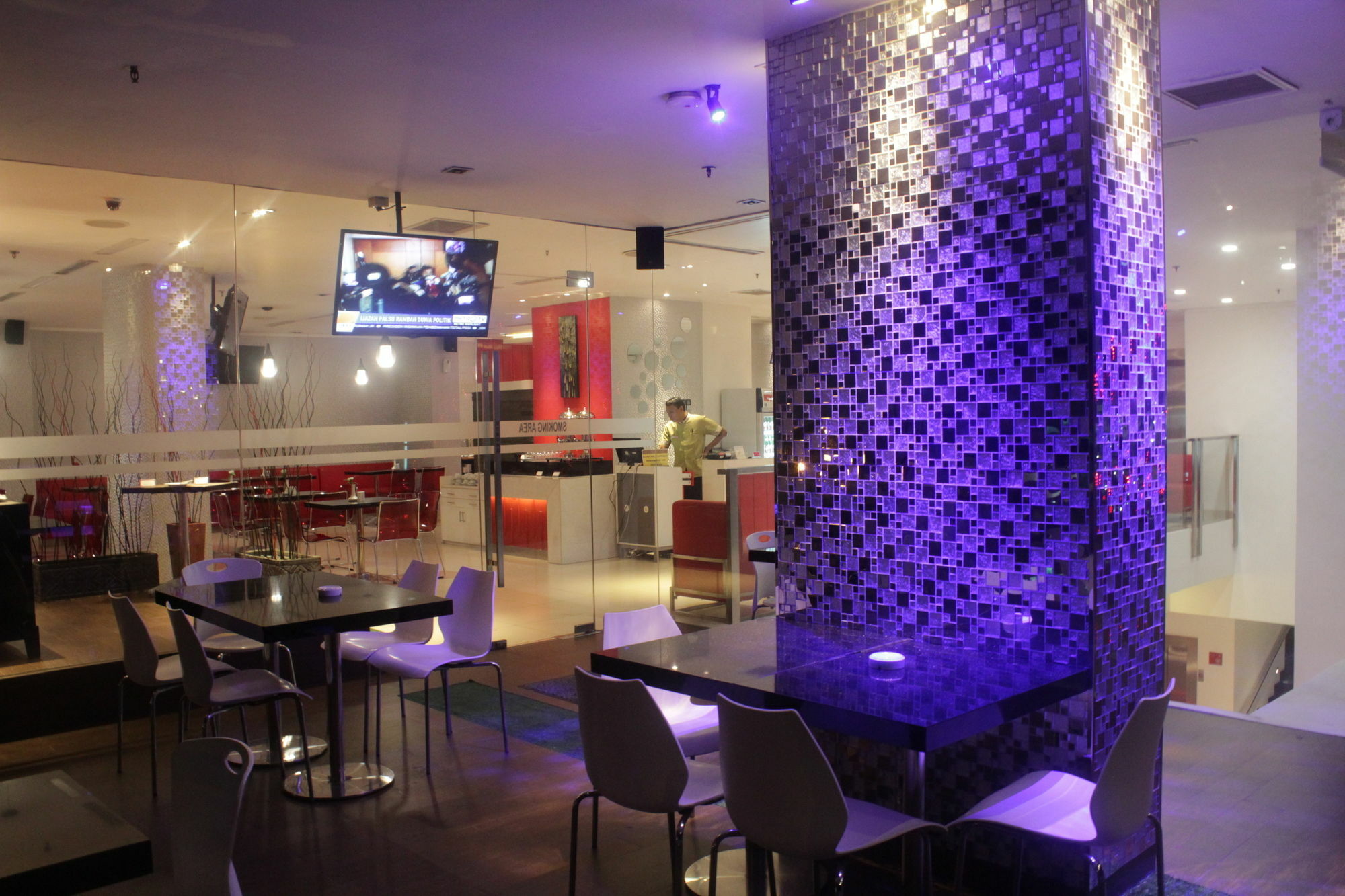 Redstar Hotel Jakarta Buitenkant foto